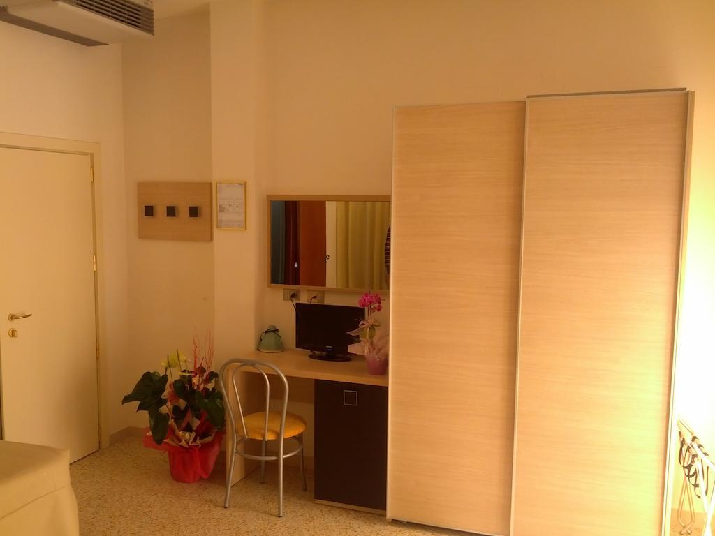 Hotel Abel & Residence Cesenatico Exterior photo